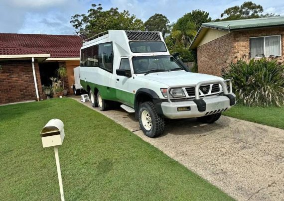 Nissan Patrol triple axle bus