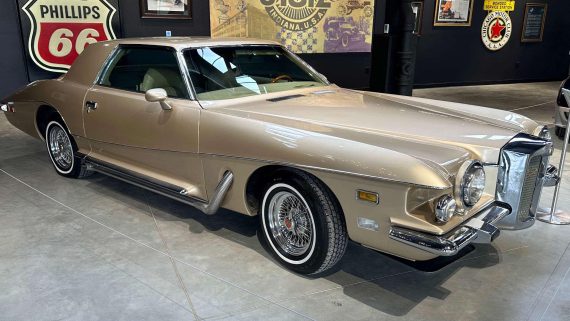 ’73 Stutz Blackhawk III