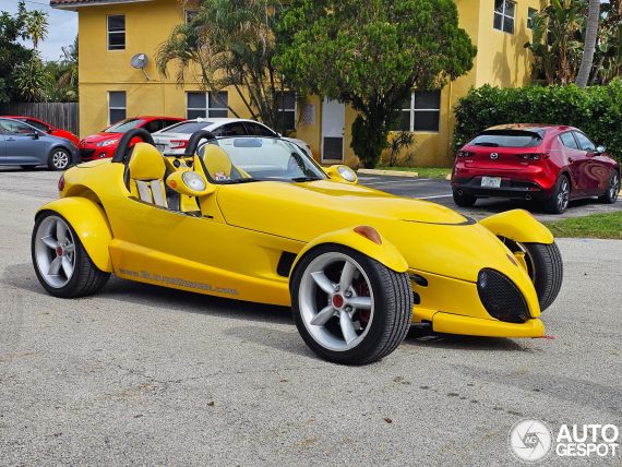 Shaka Nynya, a South African roadster. 4 are known to exist. One is yellow, one is orange and one is gray-blue. I don’t know what the fourth one’s colour would be