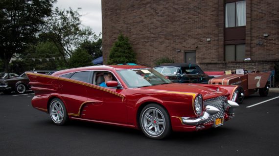 Highly Customized Dodge Magnum: As seen in 2018 [OC]