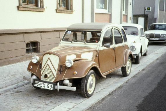 Customized 2CV