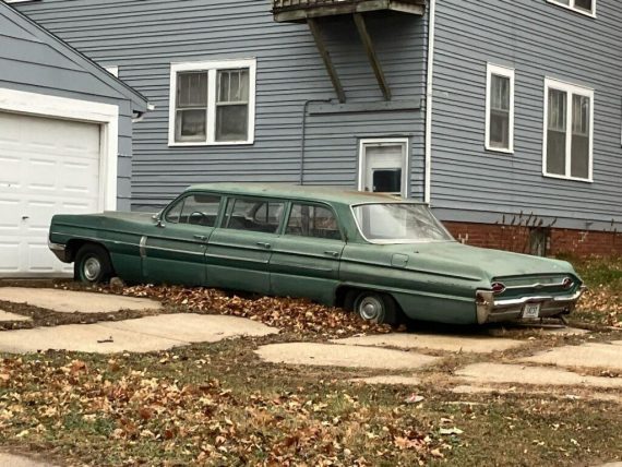 1961 Oldsmobile Dynamic 88 Armbruster Stageway limousine