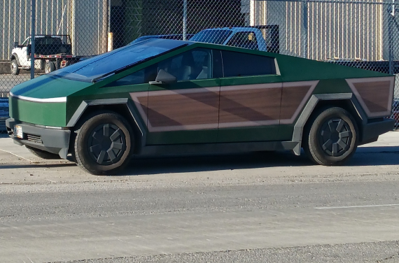 Cyberqueen Family Truckster?