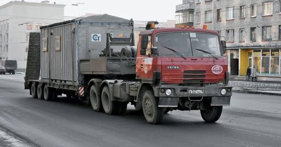The Tatra 815 and its extreme positive camber. No, it’s not broken.