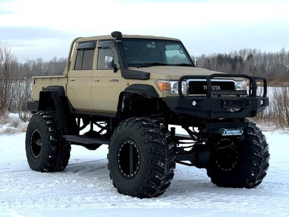 Pickup for a far north, built from LC70 and GaZ-66 by SKB GazStroyMashina